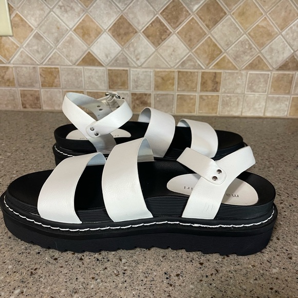 Madden Girl Women’s White Dazze Platform Sandal Size 9.5 - Picture 4 of 10